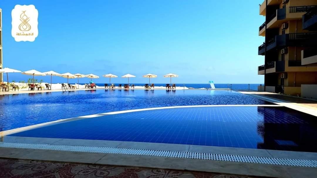 Blue Bay Chalet: Beachfront Retreat Apartment