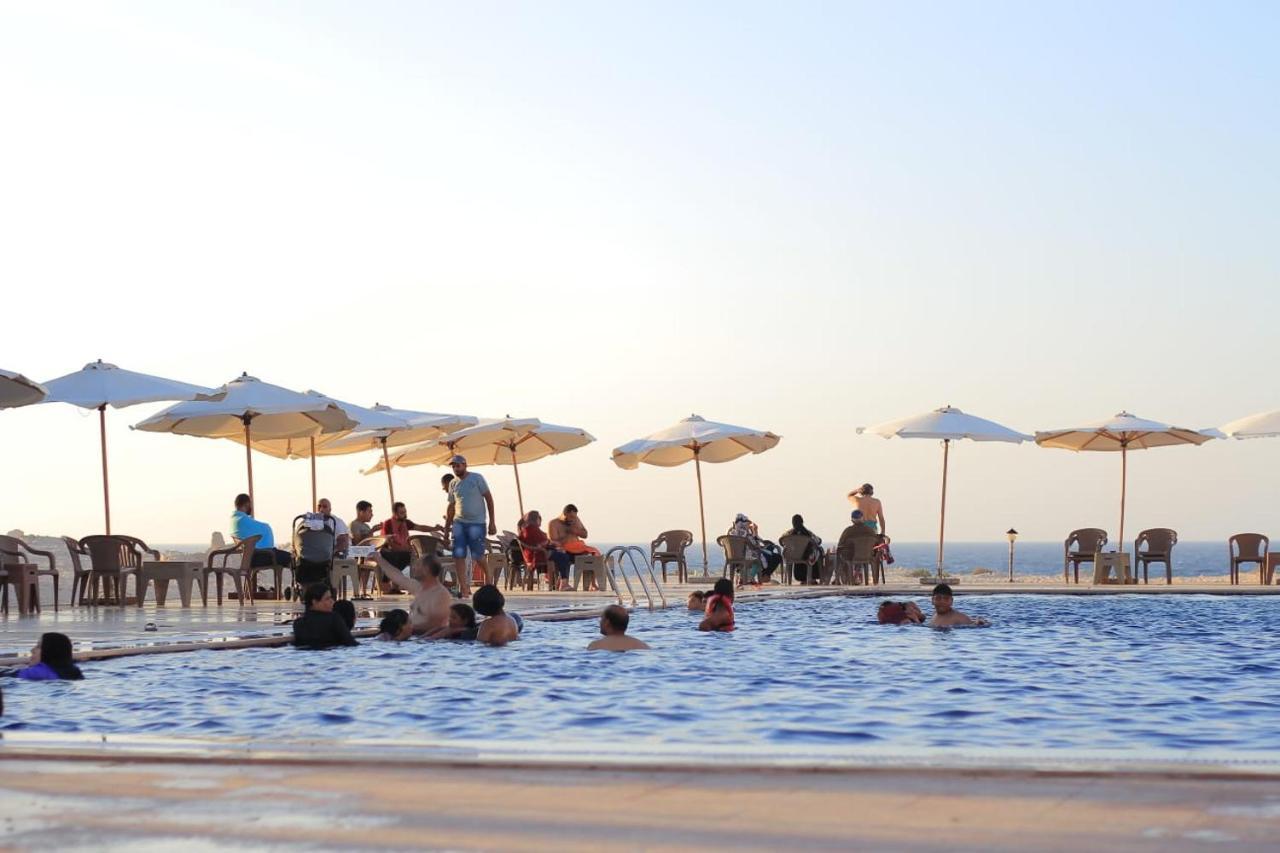 Apartment Blue Bay Chalet: Beachfront Retreat Mersa Matruh