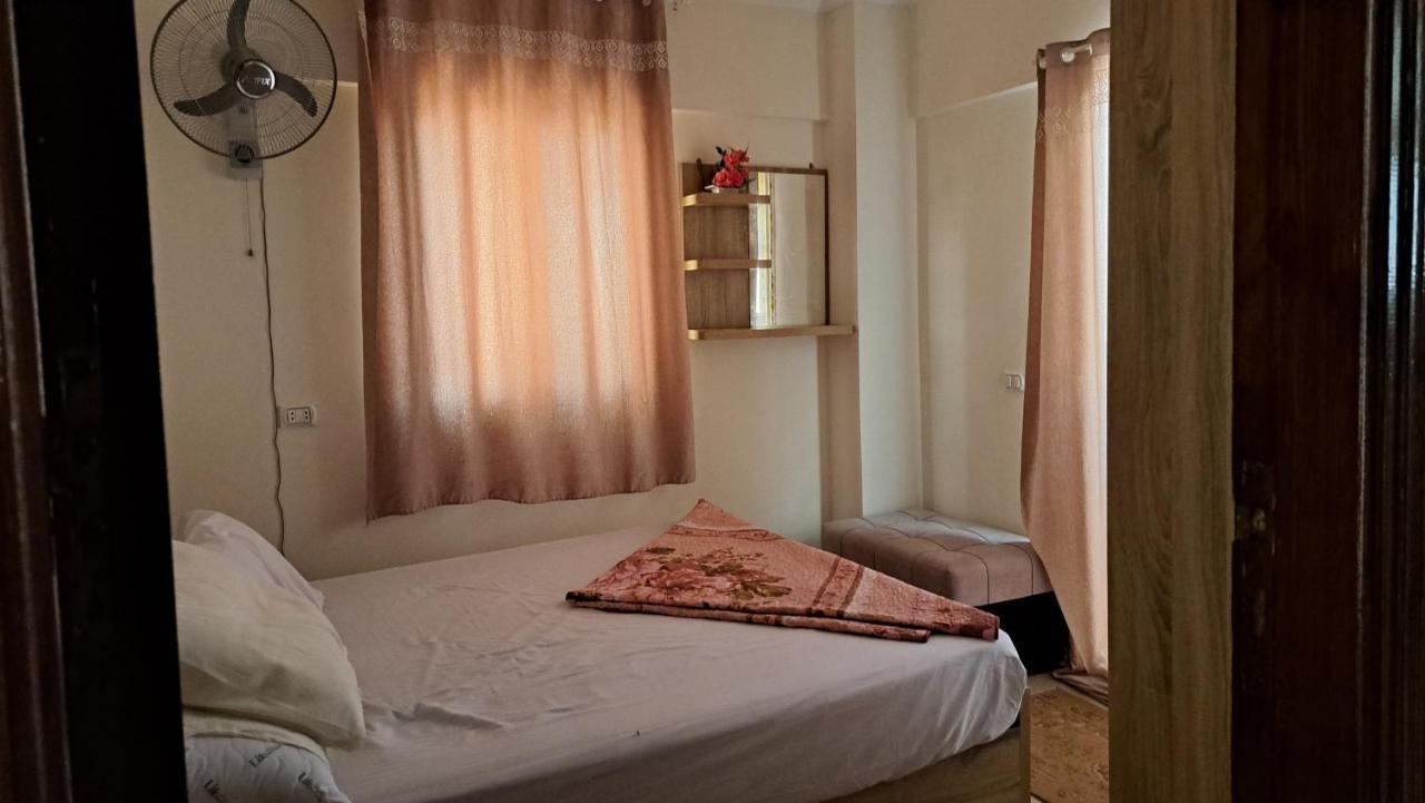 Blue Bay Chalet: Beachfront Retreat * Mersa Matruh